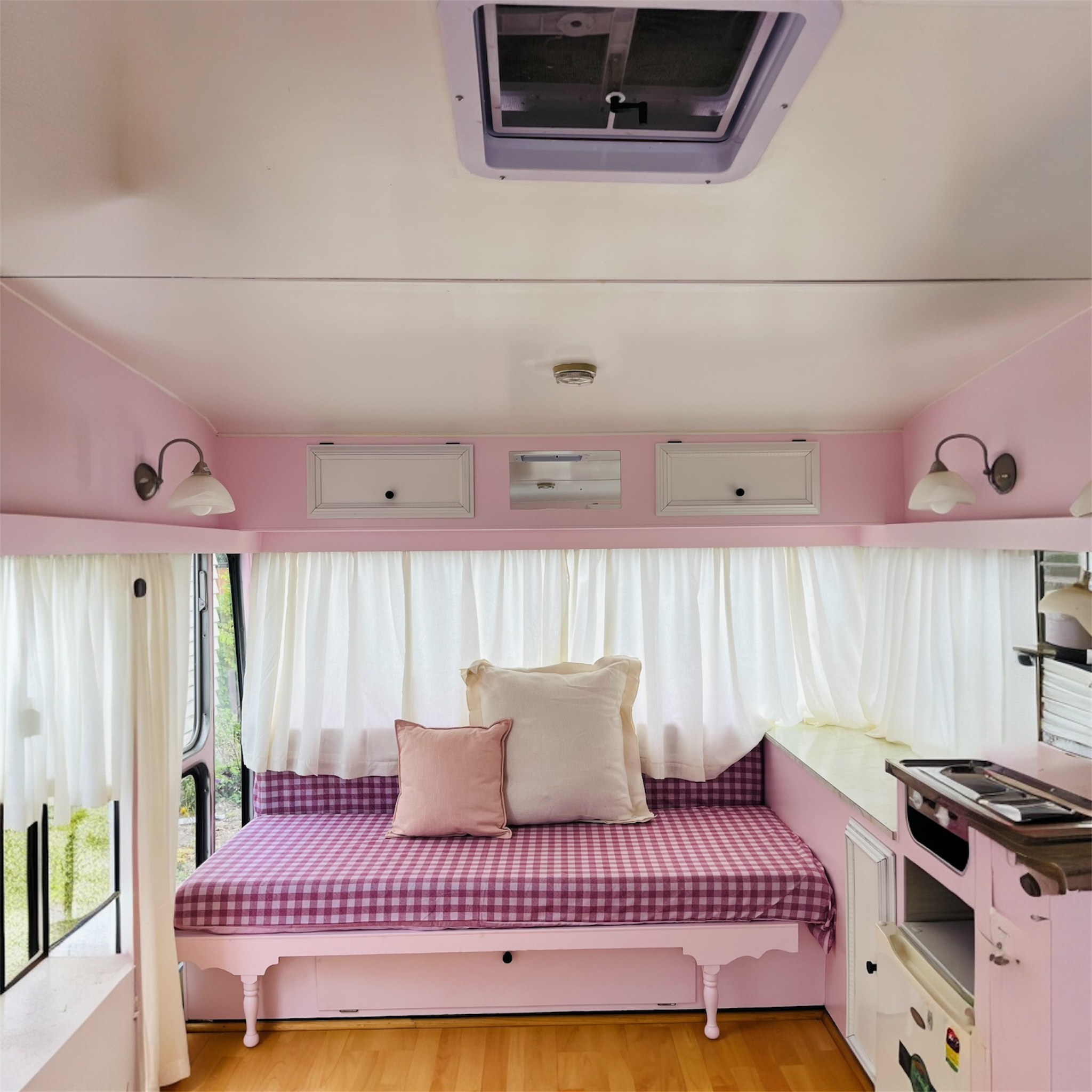 Caravan One - Trailer Homes